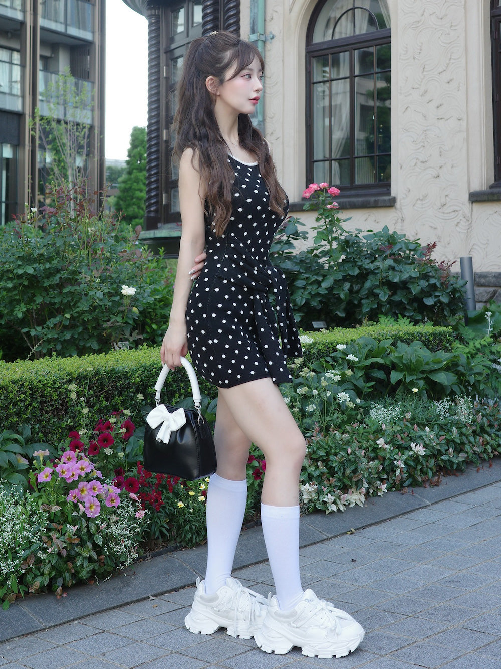 モデル:158cm(着用サイズ:FREE 着用カラー:BLK)