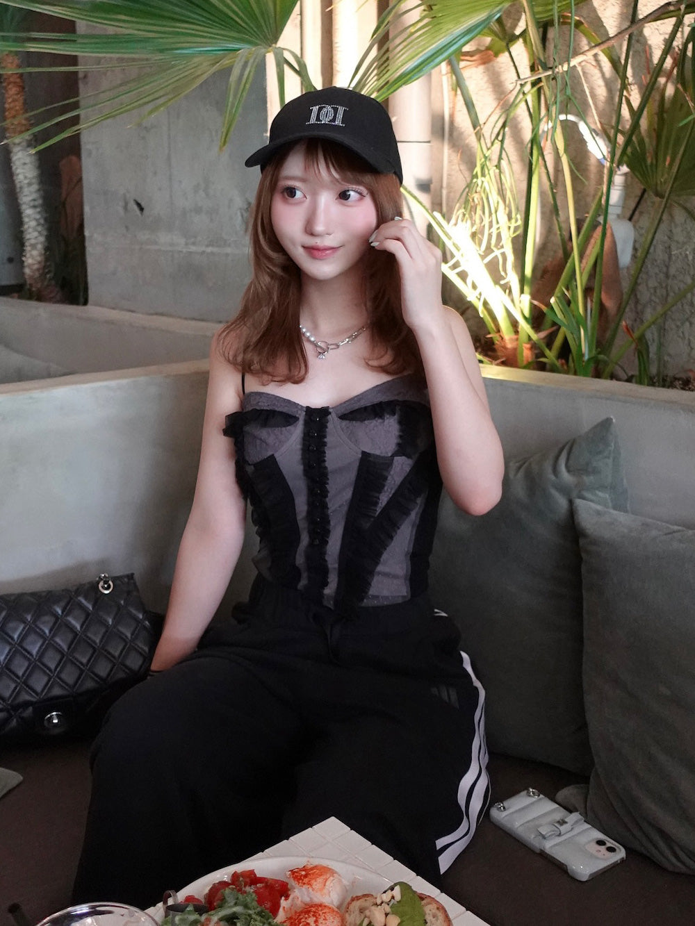 モデル:159cm(着用サイズ:FREE 着用カラー:BLK)