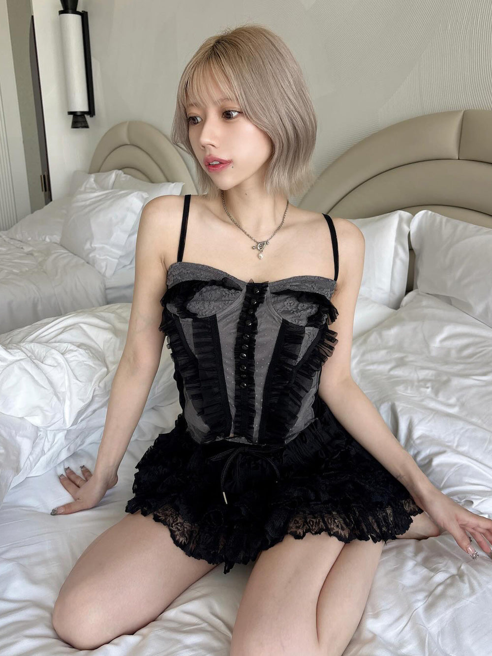 モデル:155cm(着用サイズ:FREE 着用カラー:BLK)