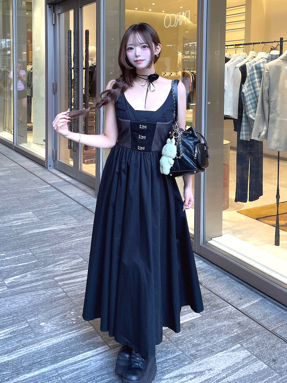 モデル:156cm(着用サイズ:FREE 着用カラー:BLK)