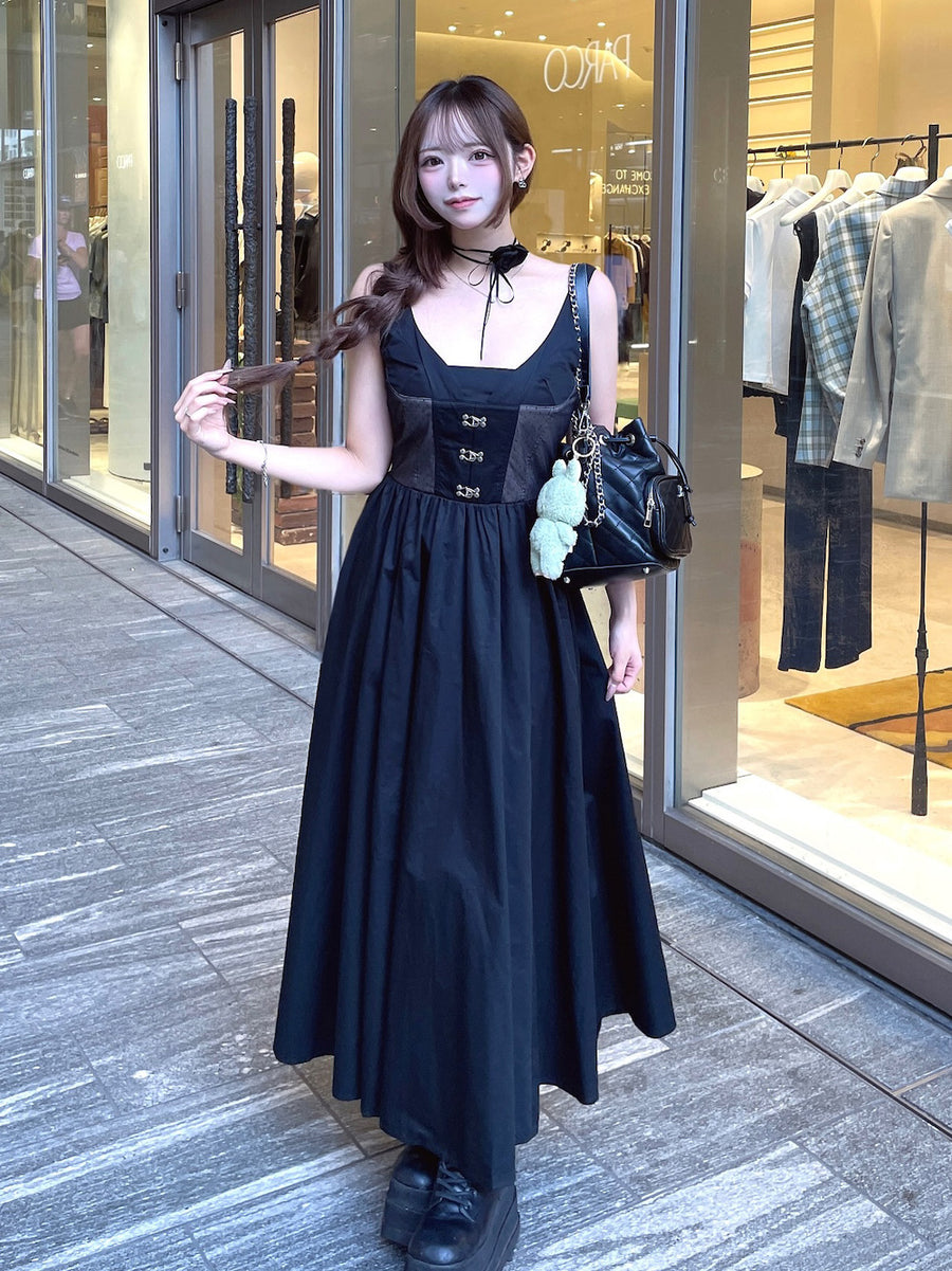 モデル:156cm(着用サイズ:FREE 着用カラー:BLK)