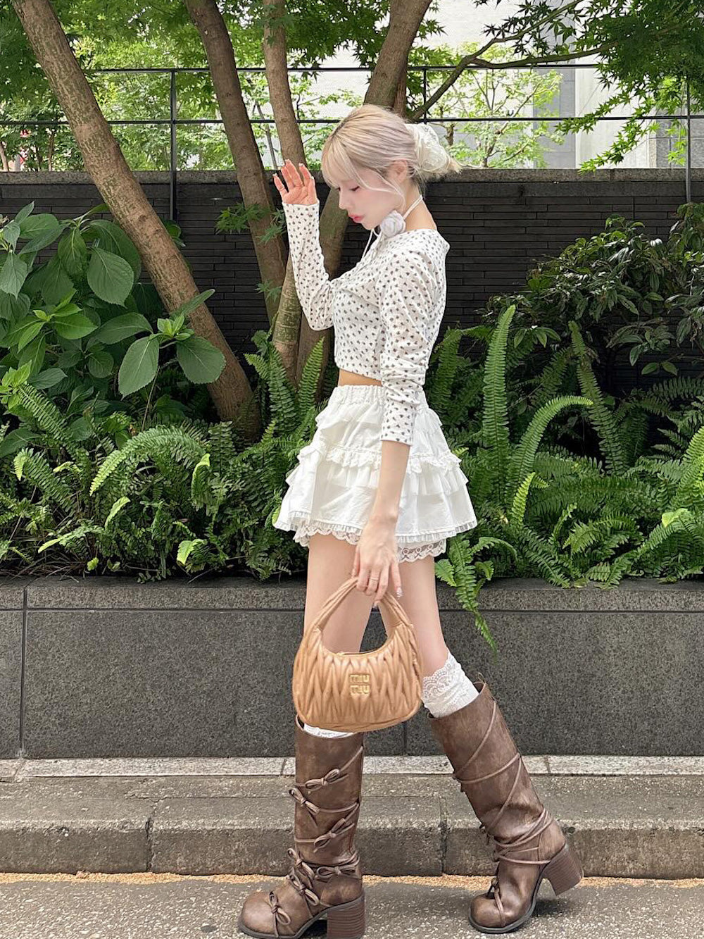 モデル:155cm(着用サイズ:FREE 着用カラー:WHT)