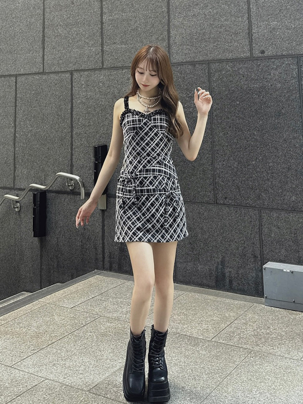 モデル:157cm(着用サイズ:FREE 着用カラー:BLK)