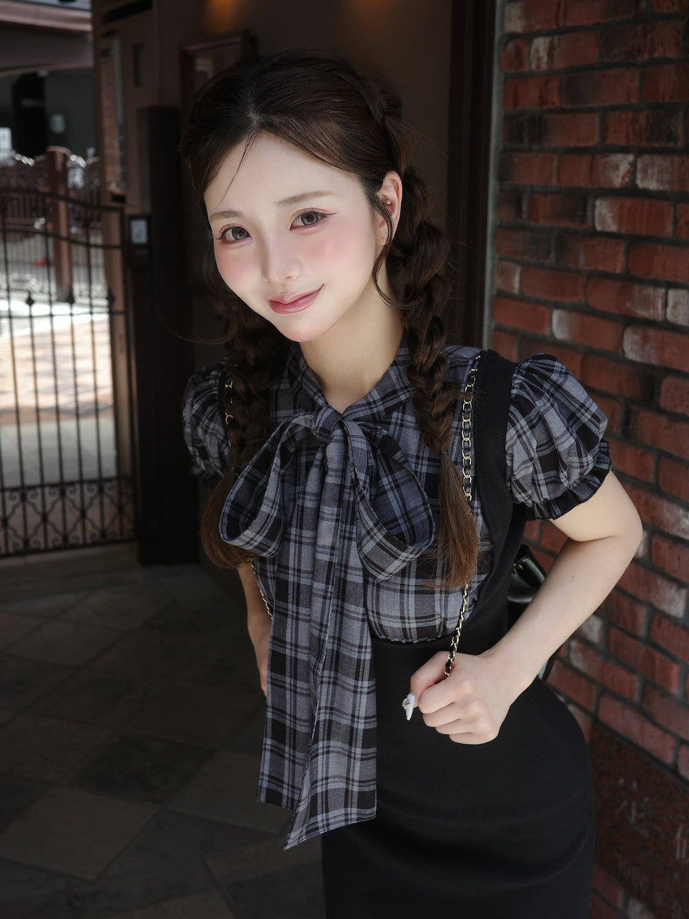 モデル:158cm(着用サイズ:FREE 着用カラー:BLK)