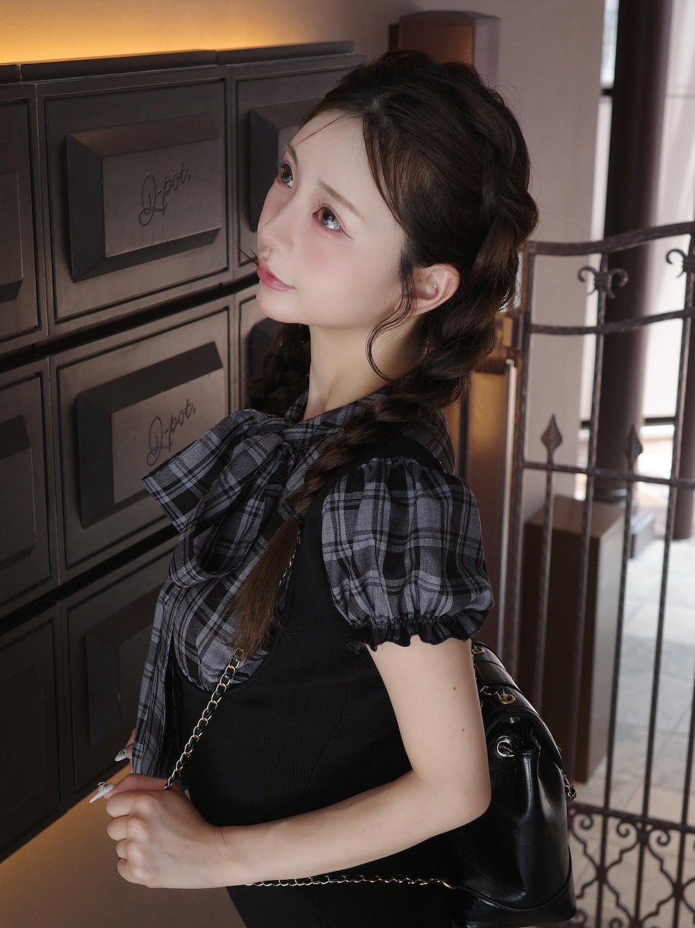 モデル:158cm(着用サイズ:FREE 着用カラー:BLK)