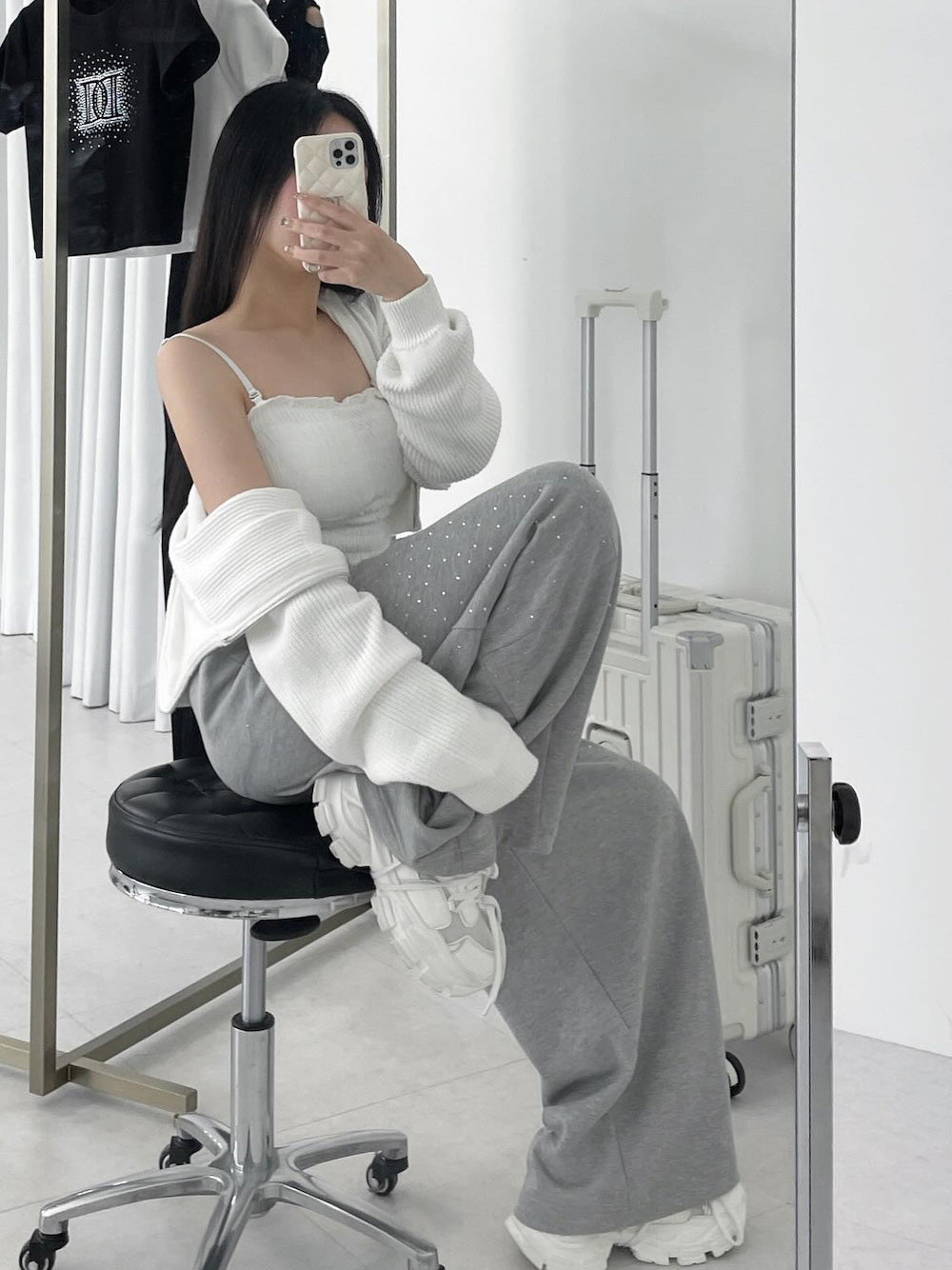 モデル:155cm(着用サイズ:FREE 着用カラー:GRY)