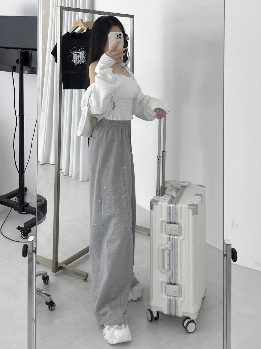 モデル:155cm(着用サイズ:FREE 着用カラー:GRY)