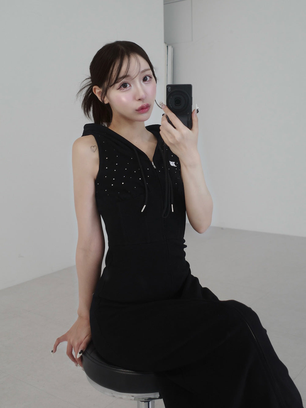 モデル:156cm(着用サイズ:FREE 着用カラー:BLK)