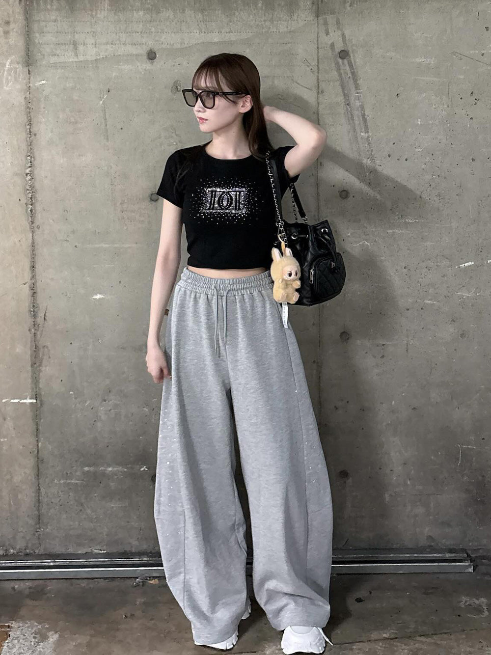 モデル:160cm(着用サイズ:FREE 着用カラー:GRY)