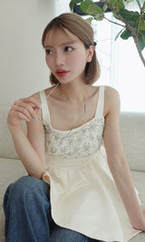 モデル:155cm(着用サイズ:FREE 着用カラー:IVO)