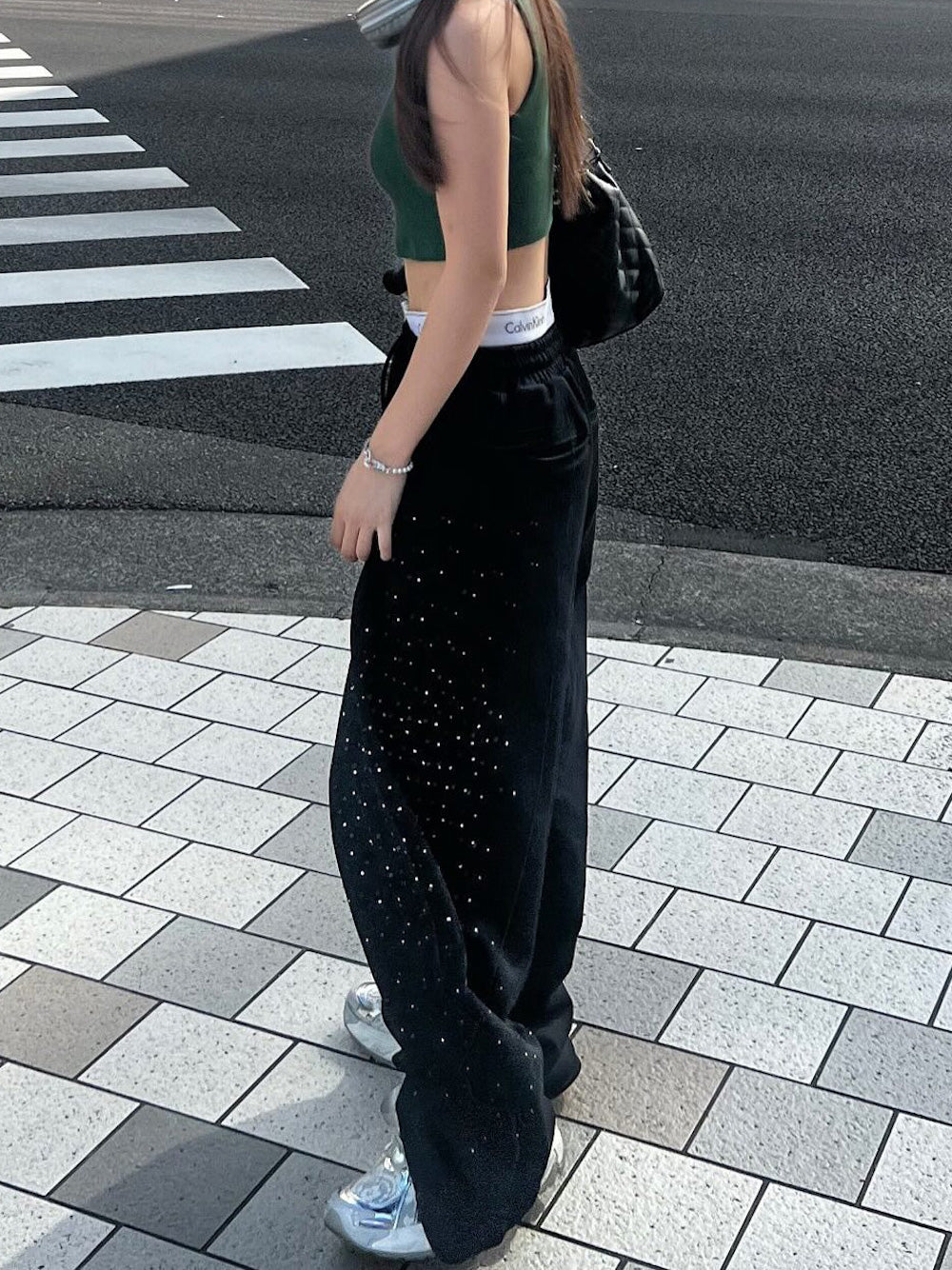 モデル:158cm(着用サイズ:FREE 着用カラー:BLK)