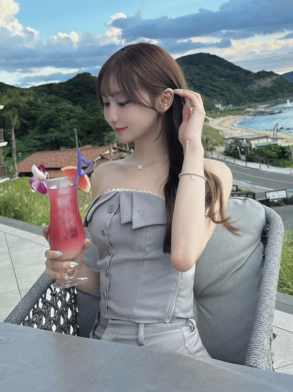 モデル:157cm(着用サイズ:FREE 着用カラー:GRY)