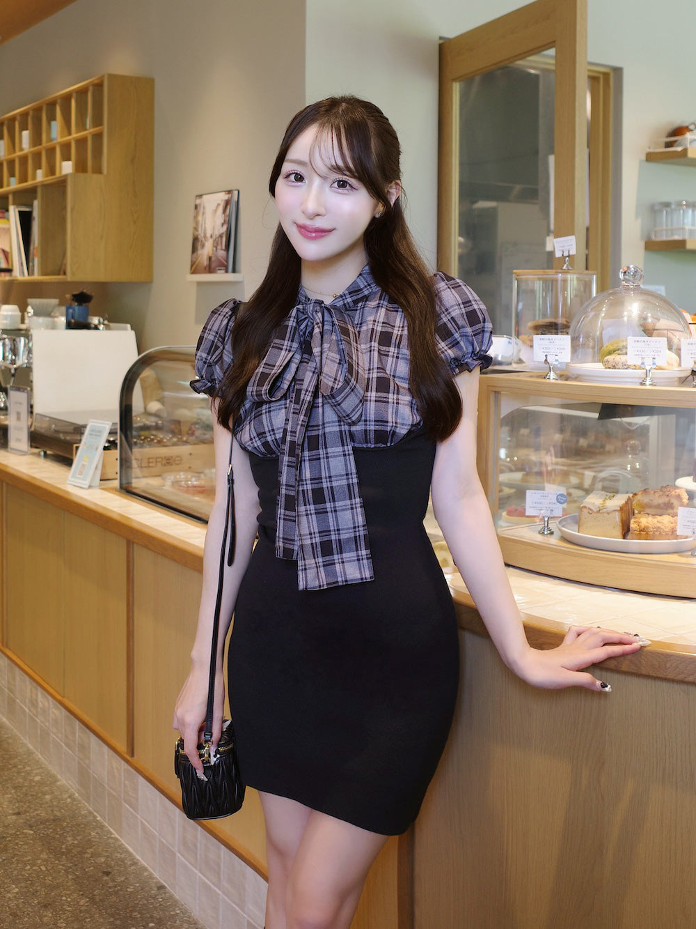 モデル:156cm(着用サイズ:FL 着用カラー:BLK)