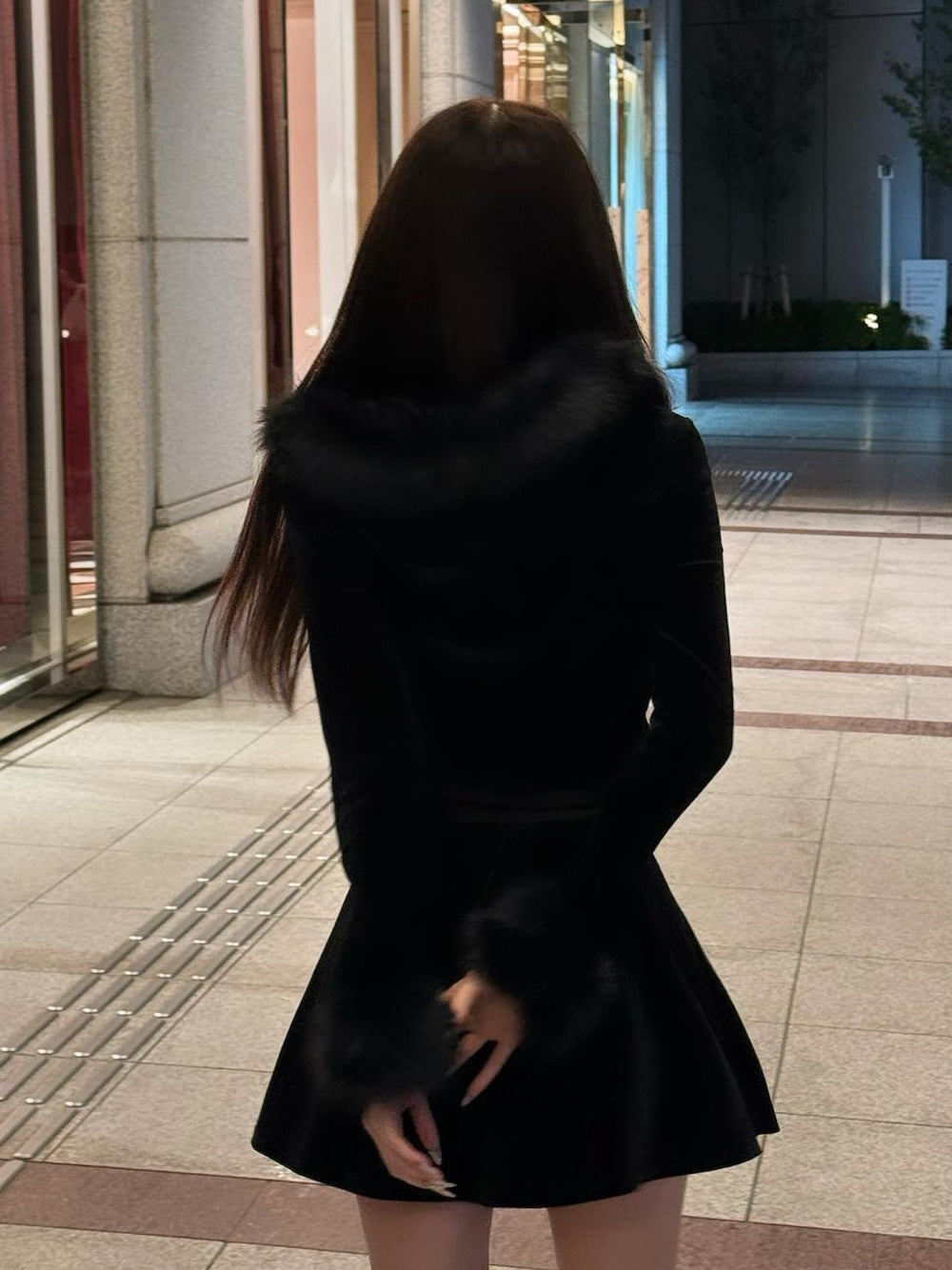 モデル:160cm(着用サイズ:FREE 着用カラー:BLK)