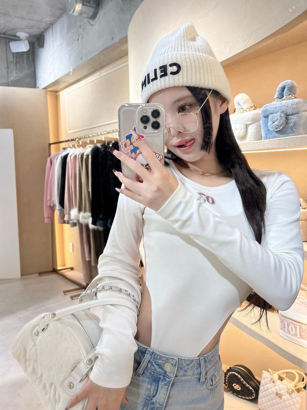 モデル:155cm(着用サイズ:FREE 着用カラー:WHT)