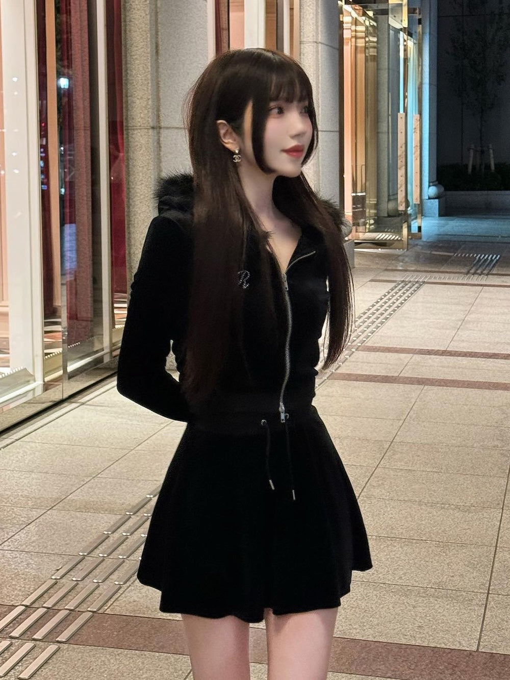 モデル:160cm(着用サイズ:FREE 着用カラー:BLK)