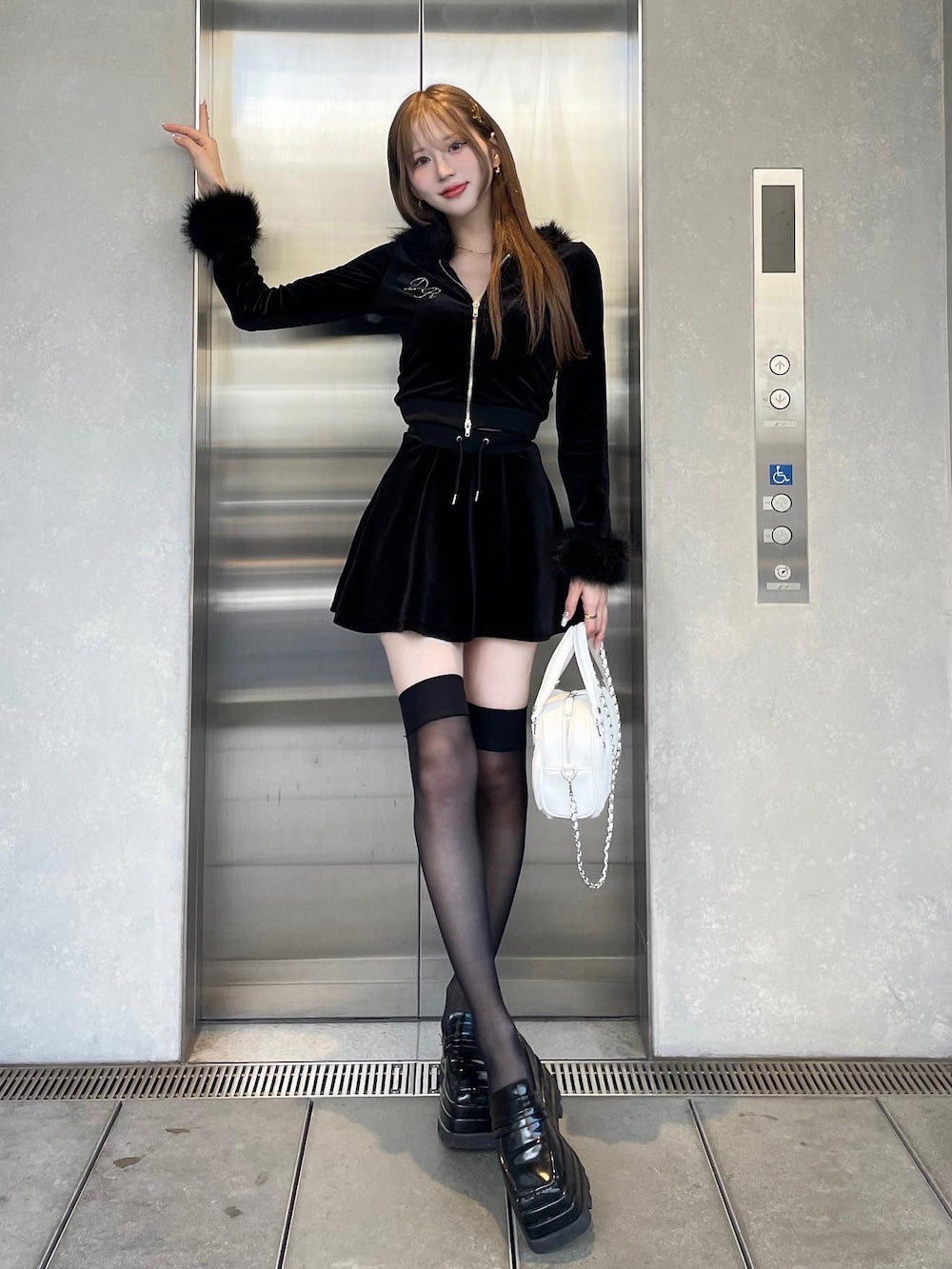 モデル:165cm(着用サイズ:FREE 着用カラー:BLK)