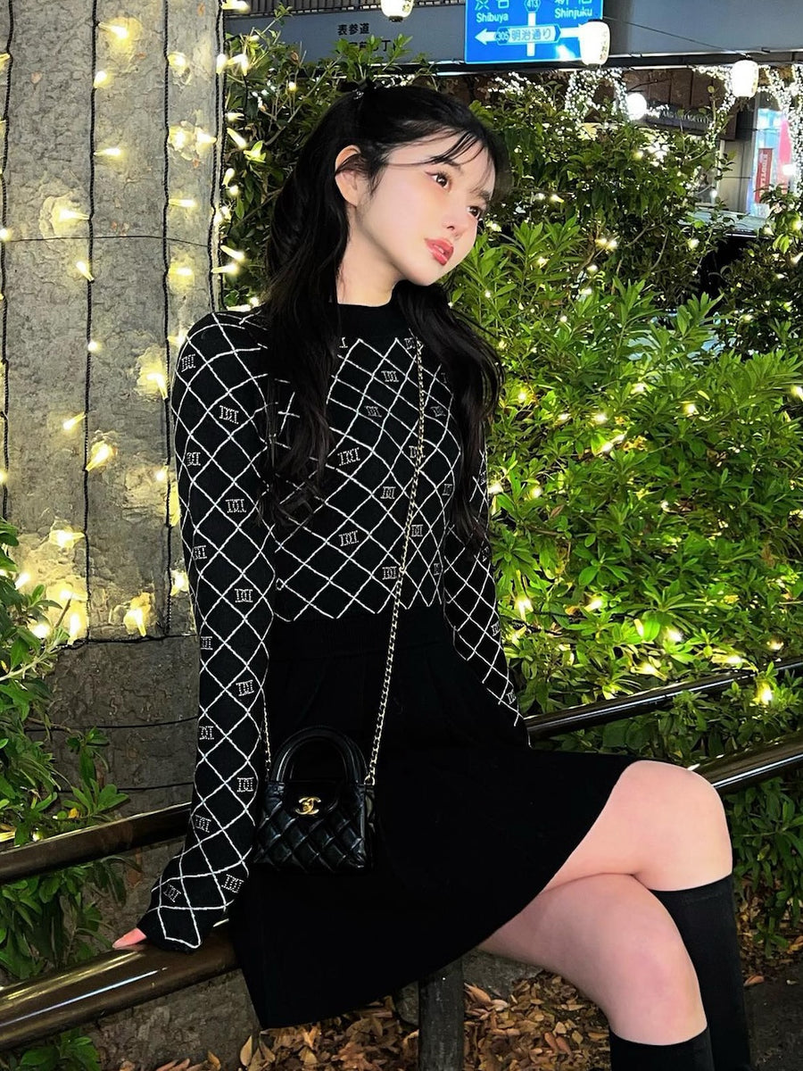 モデル:160cm(着用サイズ:FREE 着用カラー:BLK)