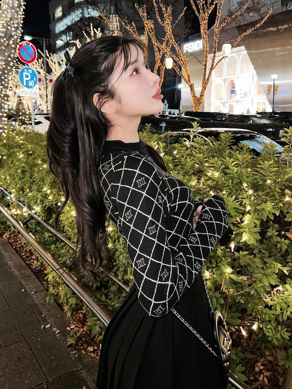 モデル:160cm(着用サイズ:FREE 着用カラー:BLK)