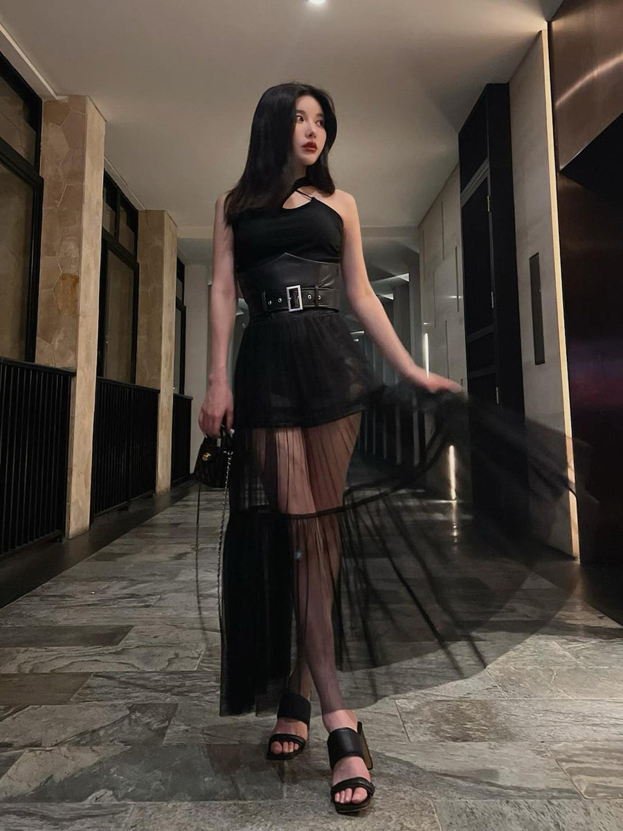 モデル:160cm(着用サイズ:FREE 着用カラー:BLK)