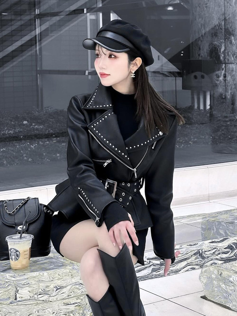 モデル:160cm(着用サイズ:FREE 着用カラー:BLK)