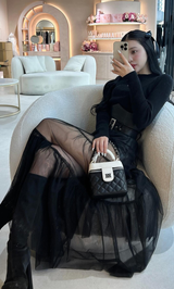 モデル:155cm(着用サイズ:FREE 着用カラー:BLK)