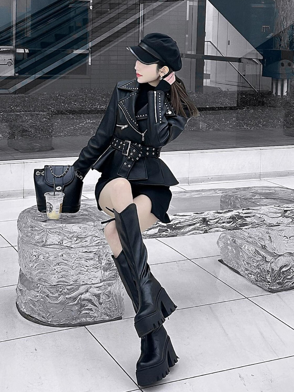 モデル:160cm(着用サイズ:FREE 着用カラー:BLK)