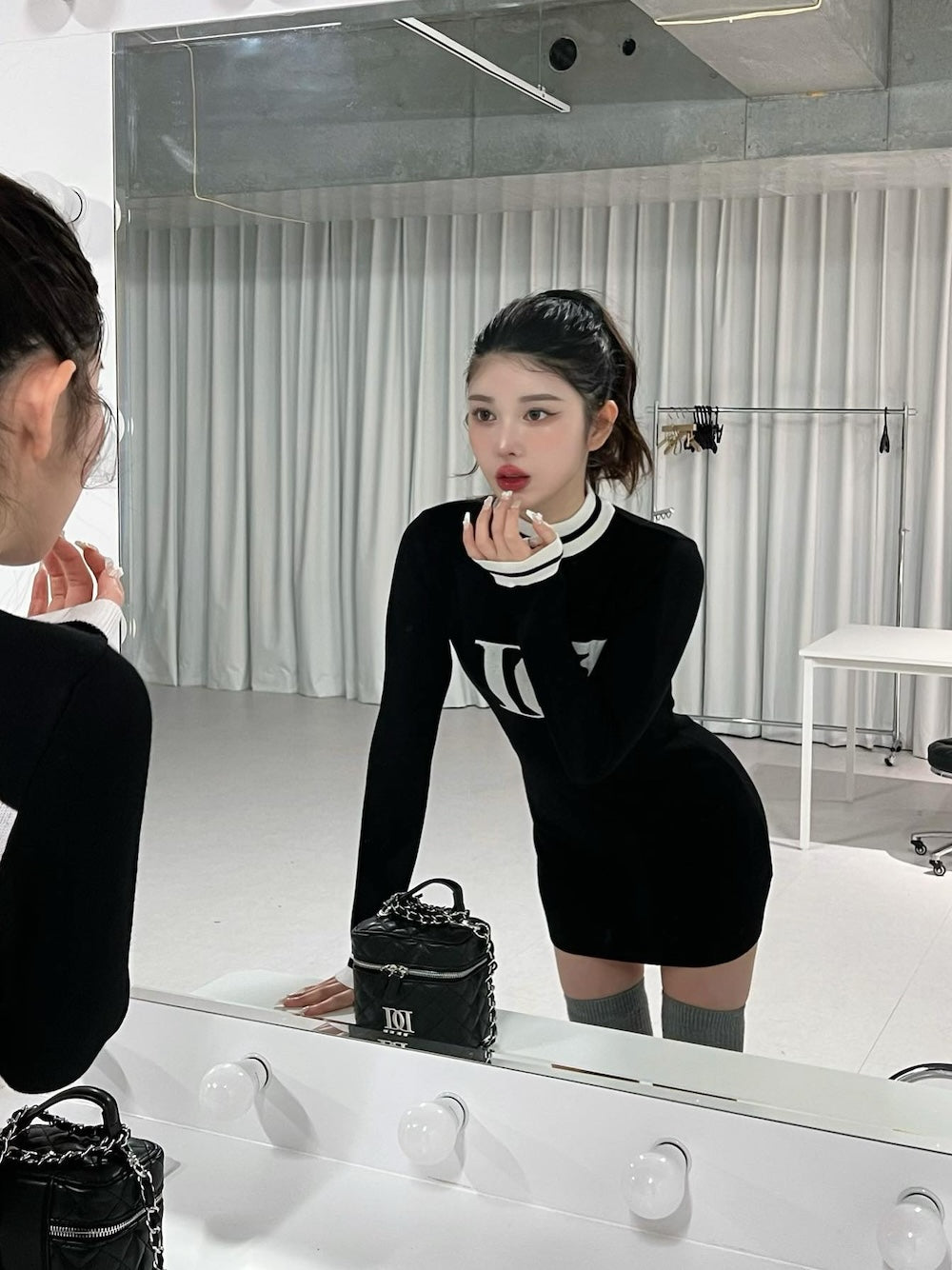 モデル:160cm(着用サイズ:FREE 着用カラー:BLK)