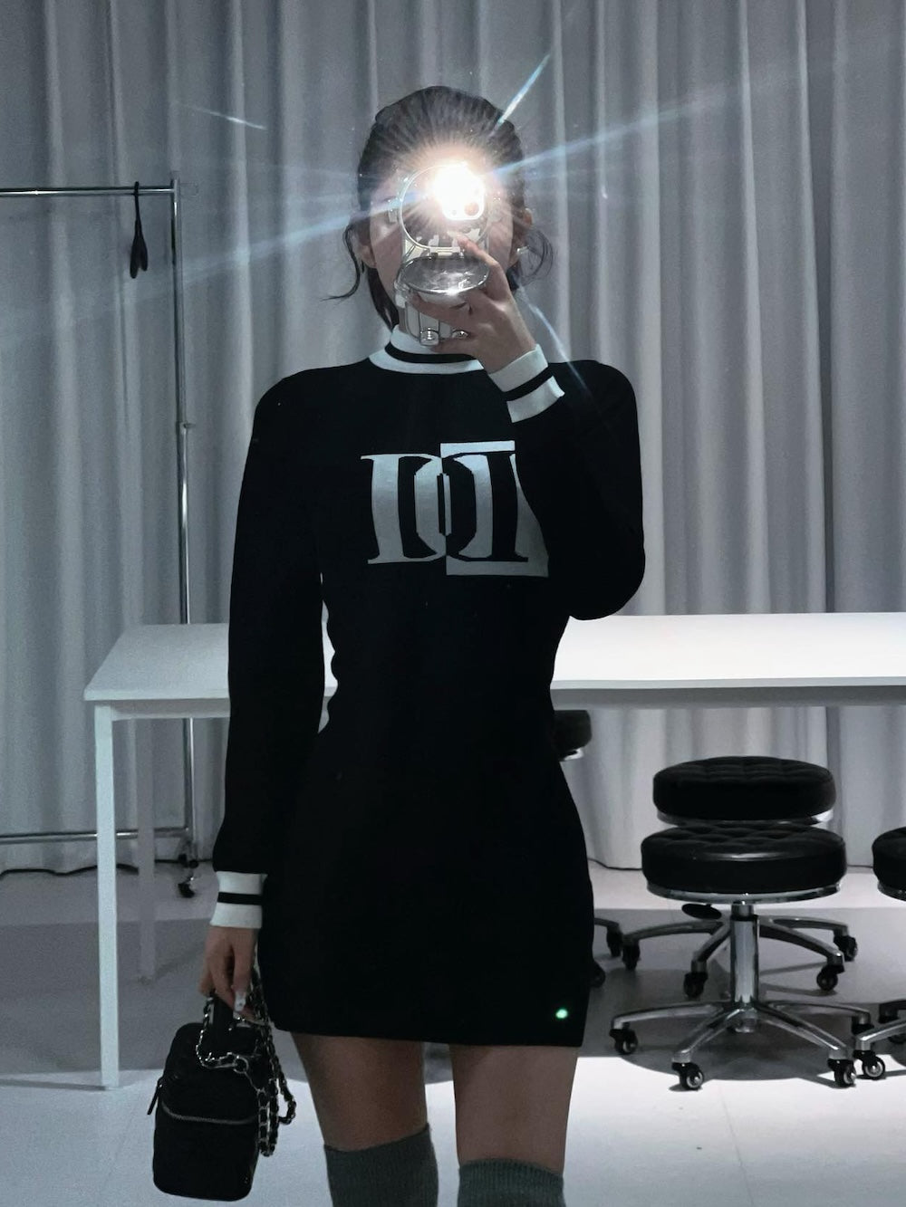 モデル:160cm(着用サイズ:FREE 着用カラー:BLK)