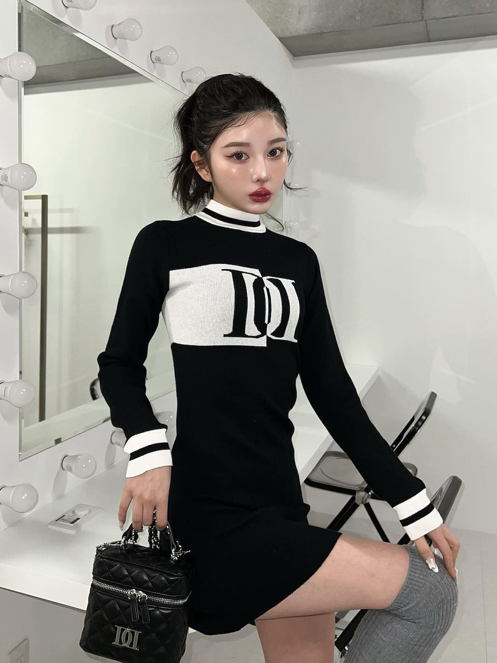 モデル:160cm(着用サイズ:FREE 着用カラー:BLK)