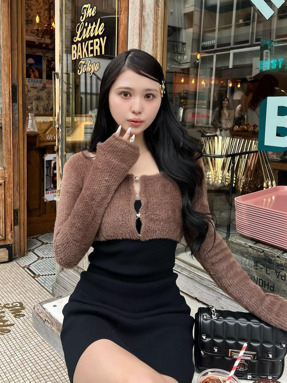 モデル:155cm(着用サイズ:FREE 着用カラー:BLK)