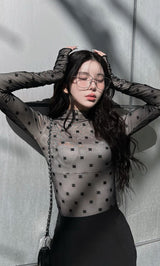 モデル:160cm(着用サイズ:FREE 着用カラー:BLK)
