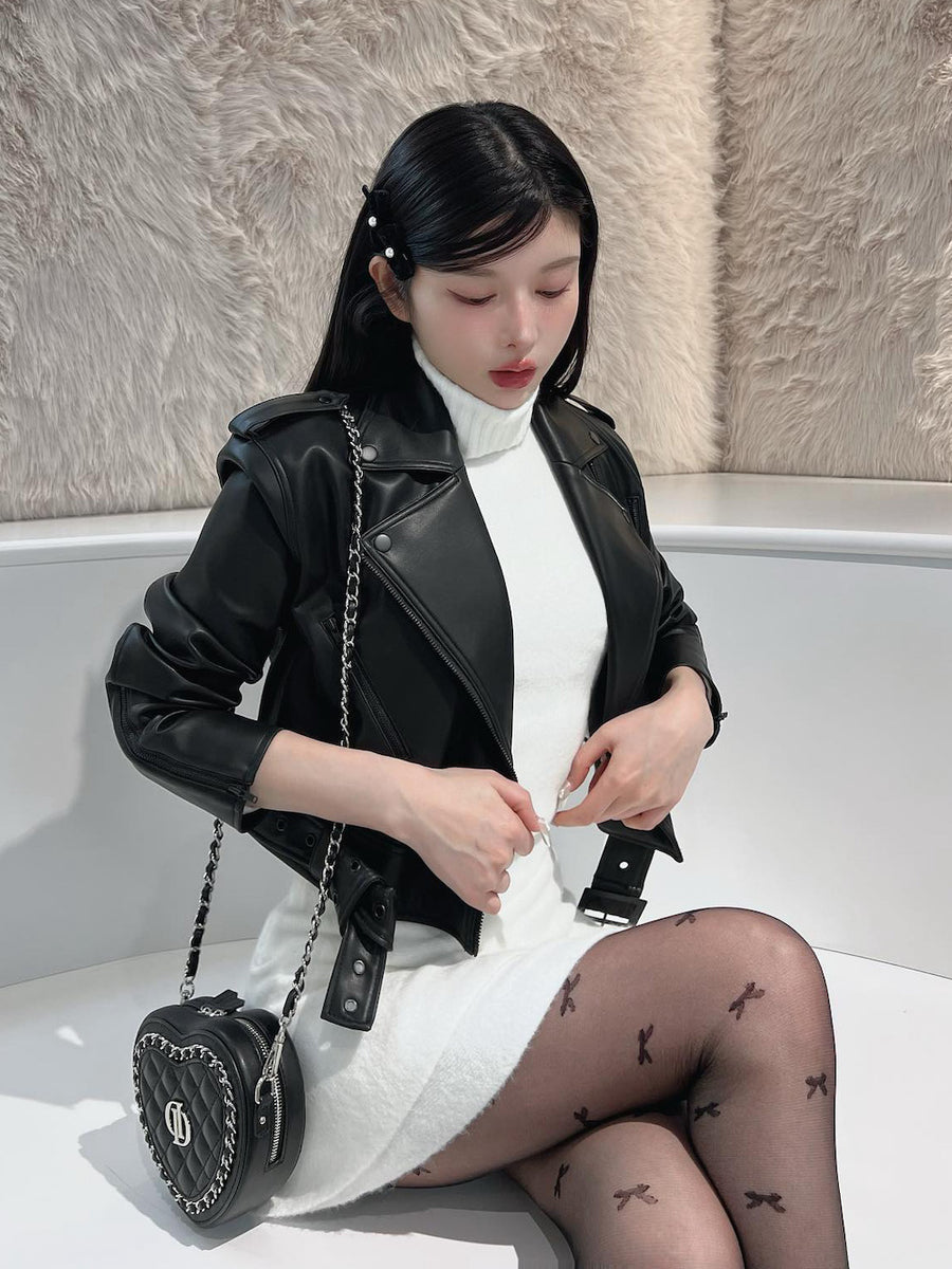 モデル:160cm(着用サイズ:FREE 着用カラー:BLK)