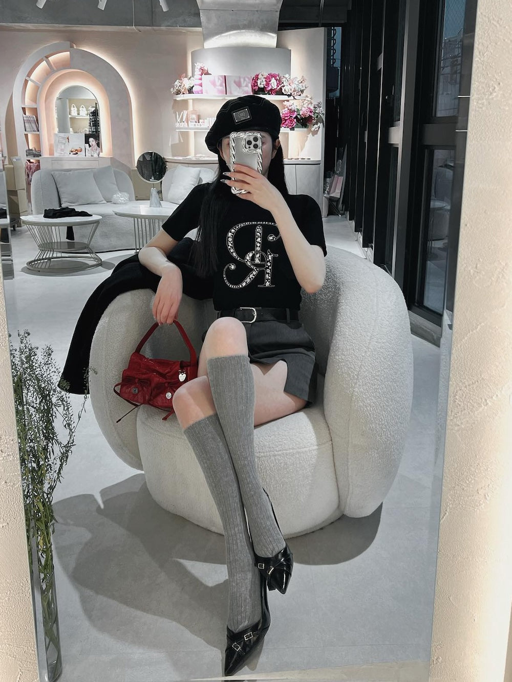 モデル:160cm(着用サイズ:FREE 着用カラー:BLK)