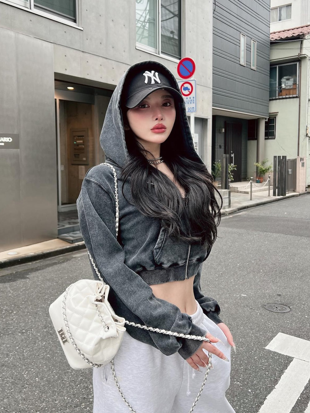 モデル:160cm(着用サイズ:FREE 着用カラー:BLK)