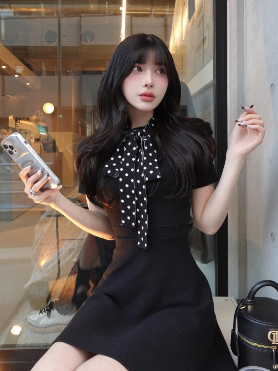 モデル:160cm(着用サイズ:FREE 着用カラー:BLK)