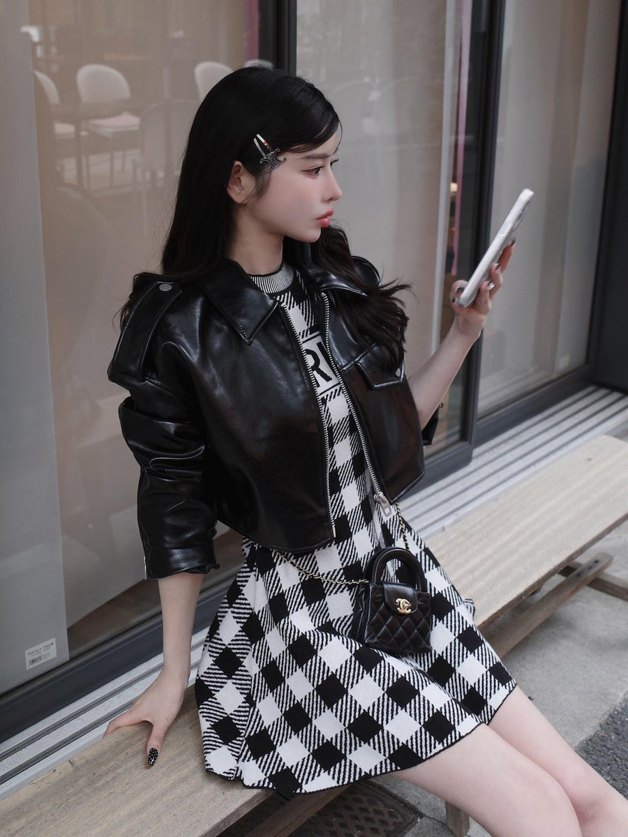 モデル:160cm(着用サイズ:FREE 着用カラー:BLK)