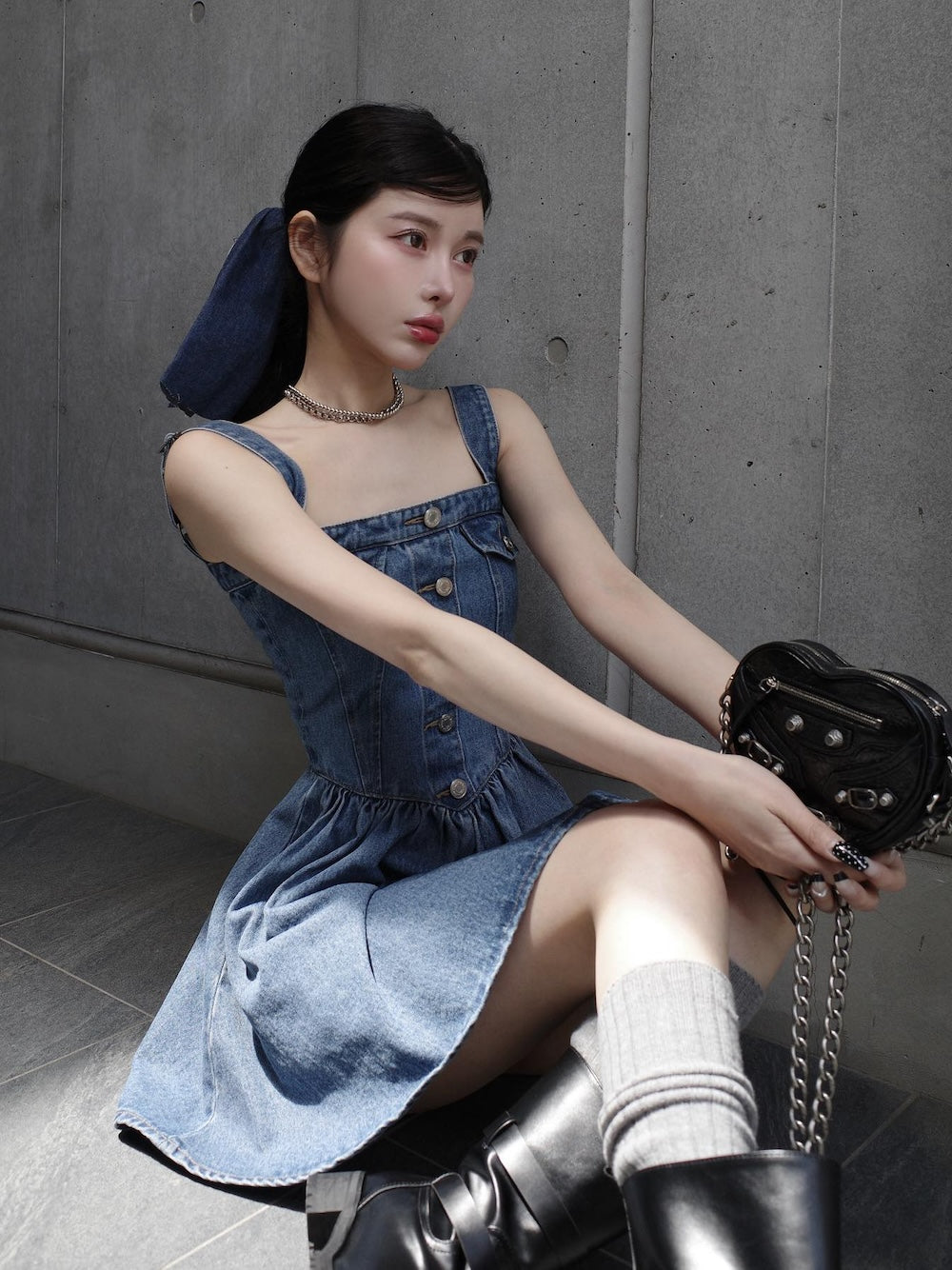 モデル:160cm(着用サイズ:FREE 着用カラー:BLU)