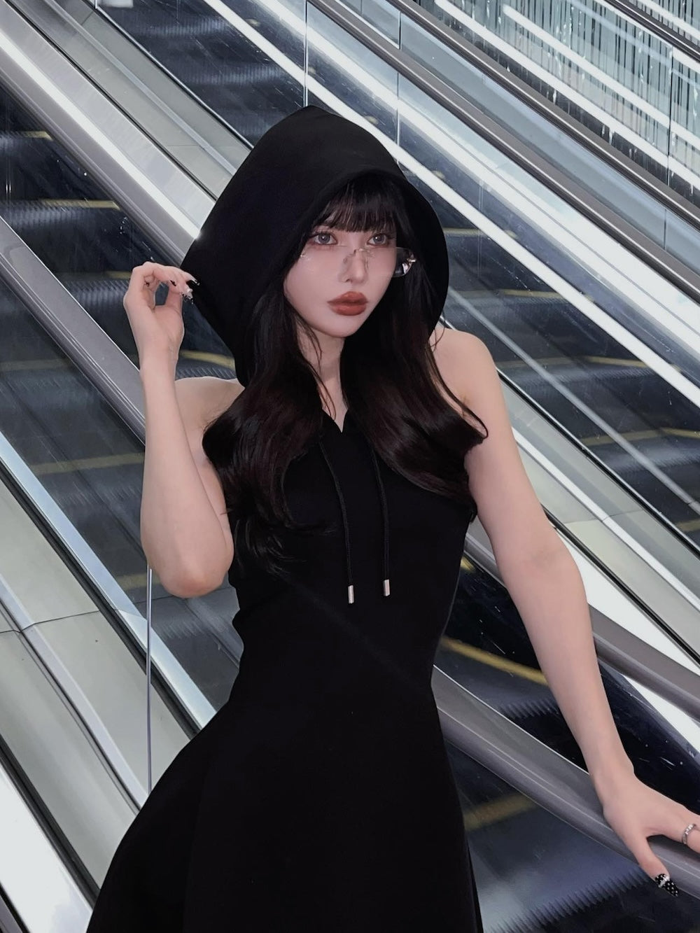 モデル:160cm(着用サイズ:FREE 着用カラー:BLK)