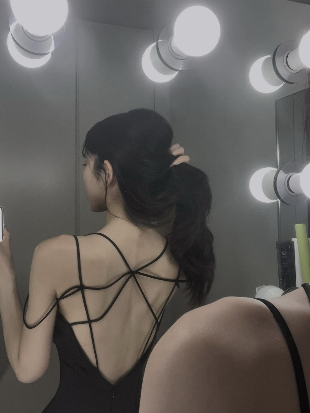 モデル:160cm(着用サイズ:FREE 着用カラー:BLK)