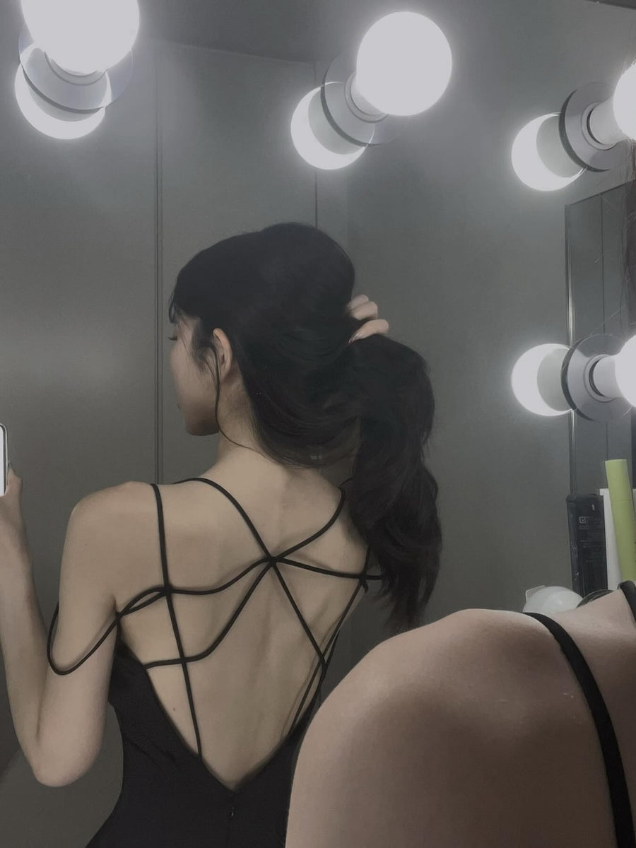 モデル:160cm(着用サイズ:FREE 着用カラー:BLK)