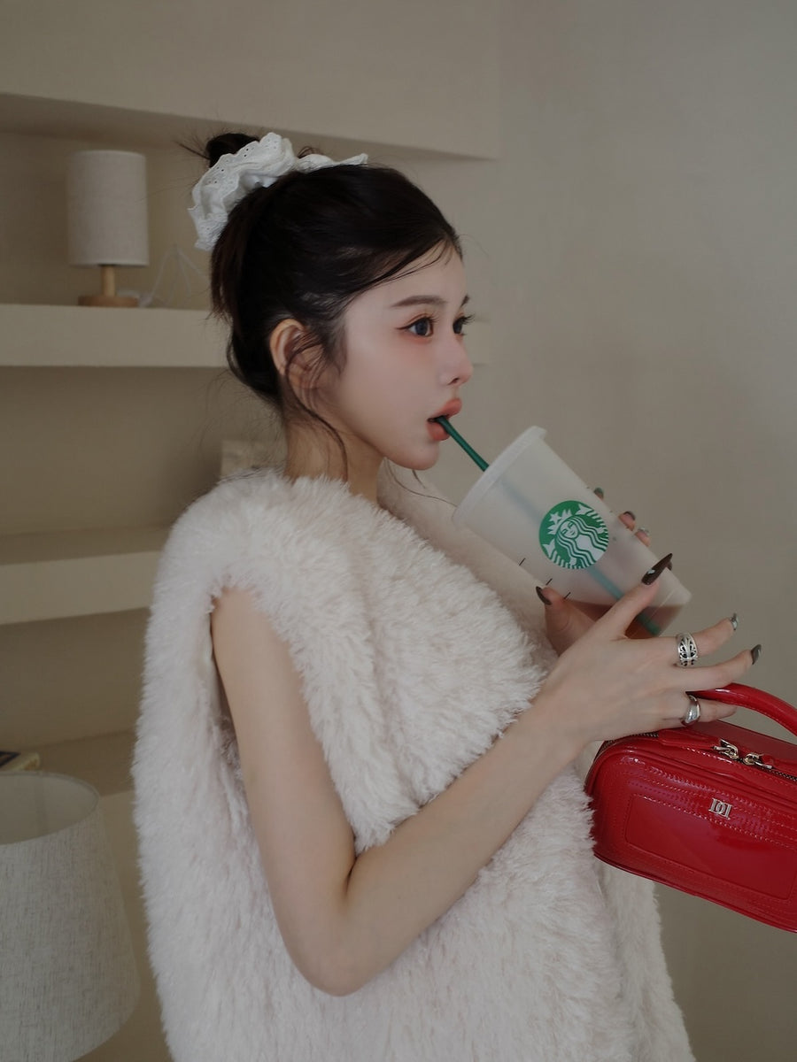 モデル:160cm(着用サイズ:FREE 着用カラー:IVO)