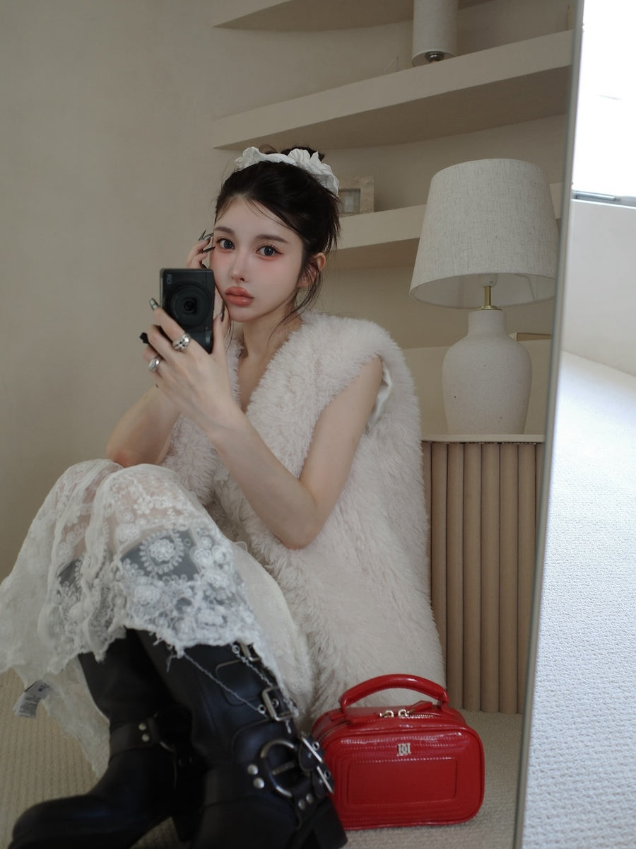 モデル:160cm(着用サイズ:FREE 着用カラー:IVO)