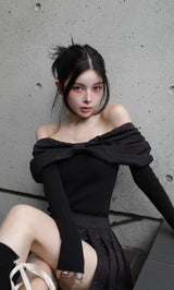 モデル:160cm(着用サイズ:FREE 着用カラー:BLK)