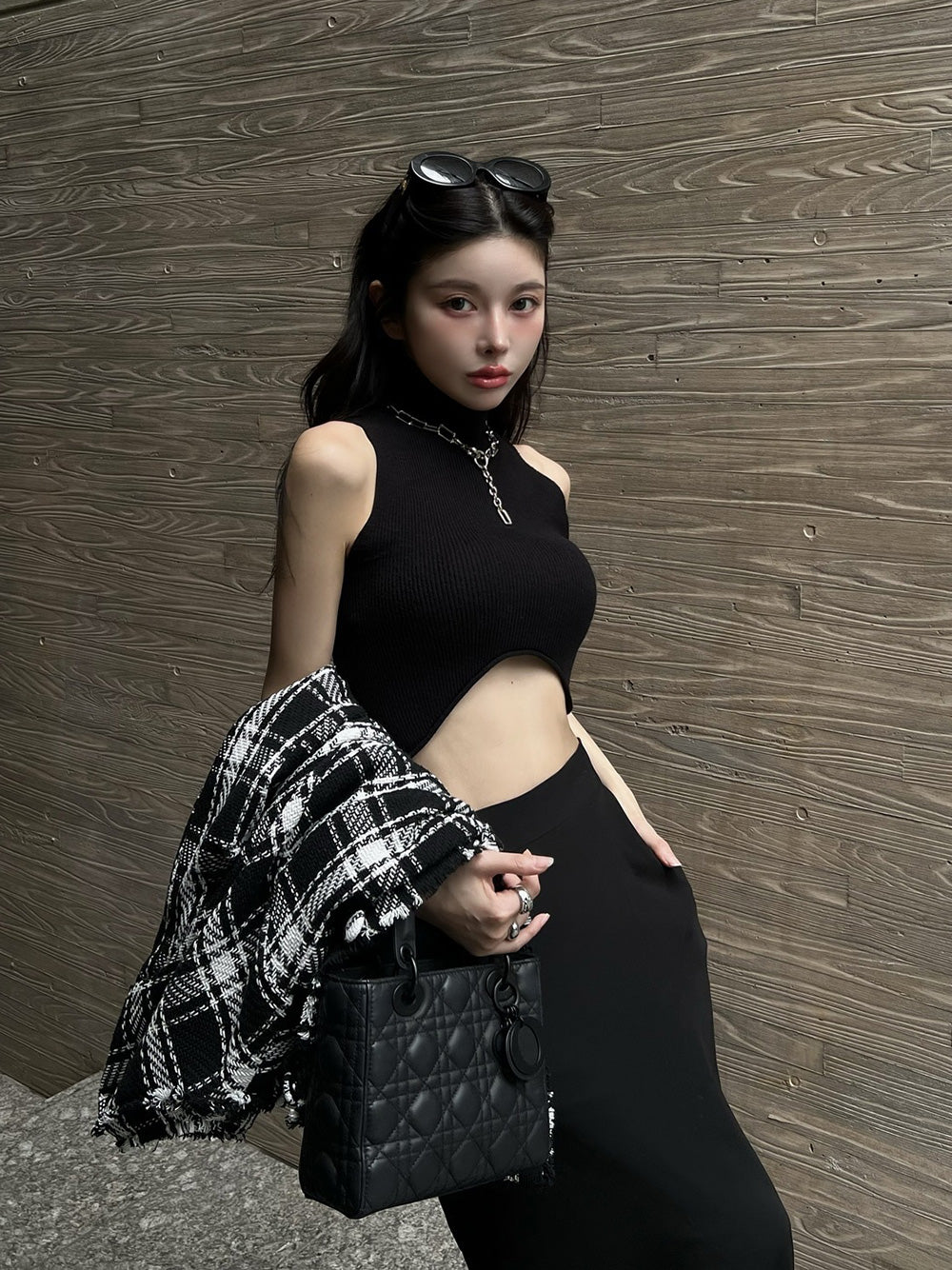 モデル:160cm(着用サイズ:FREE 着用カラー:BLK)