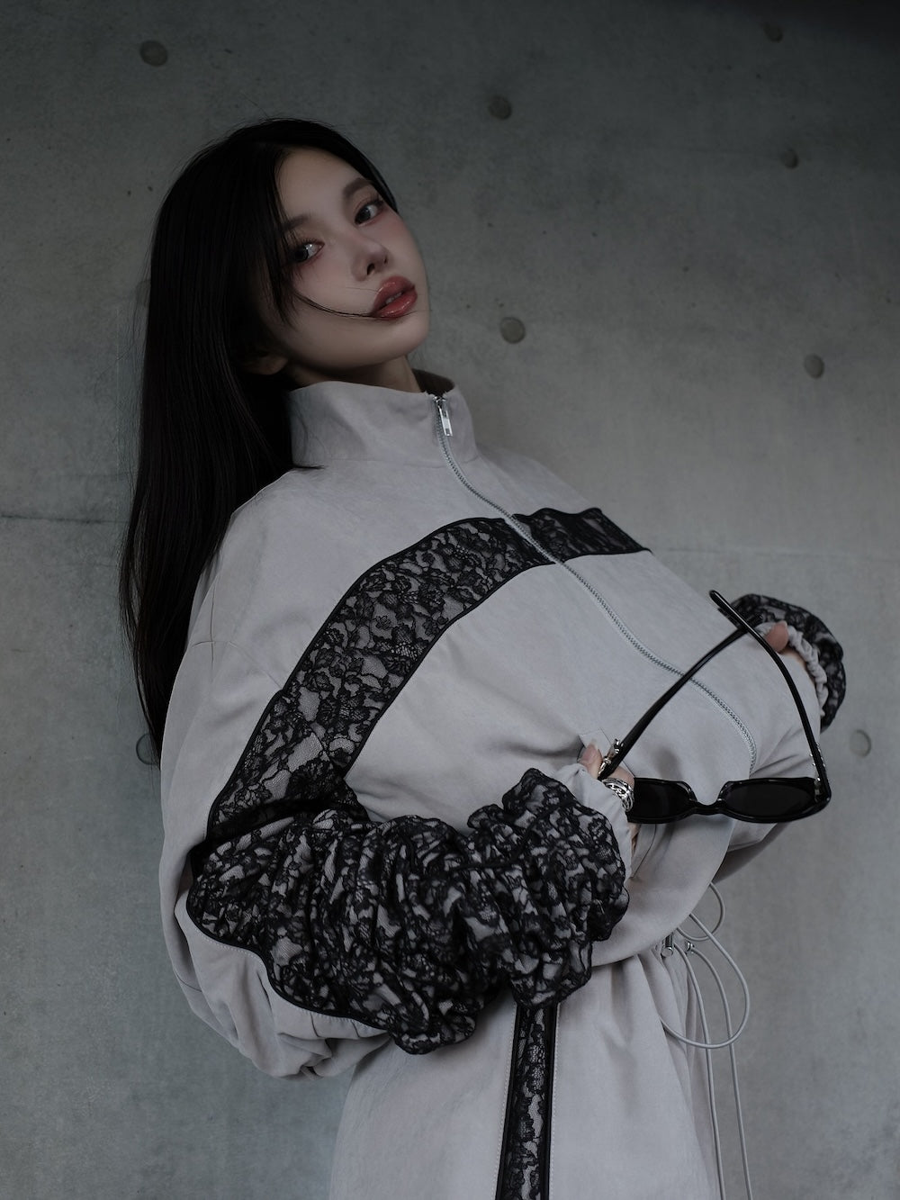 モデル:160cm(着用サイズ:FREE 着用カラー:GRY)