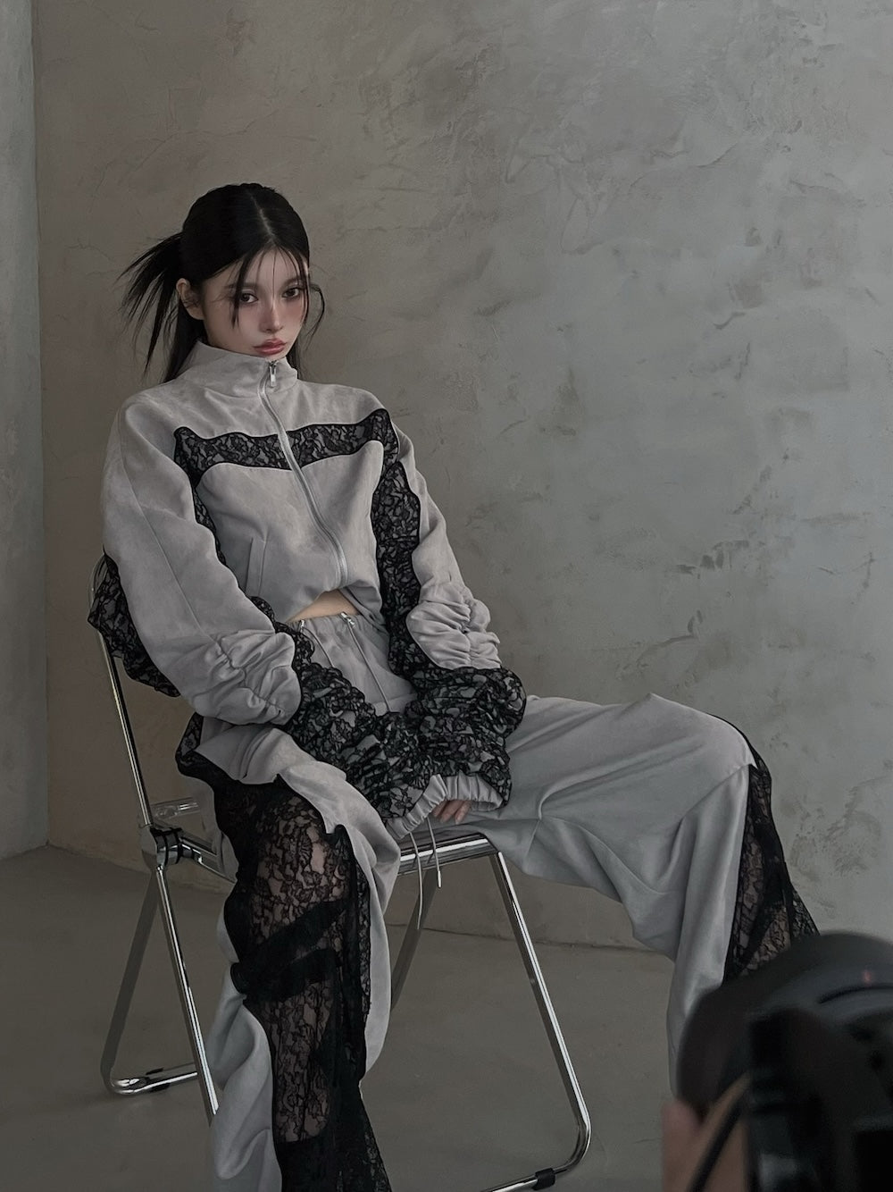 モデル:160cm(着用サイズ:FREE 着用カラー:GRY)