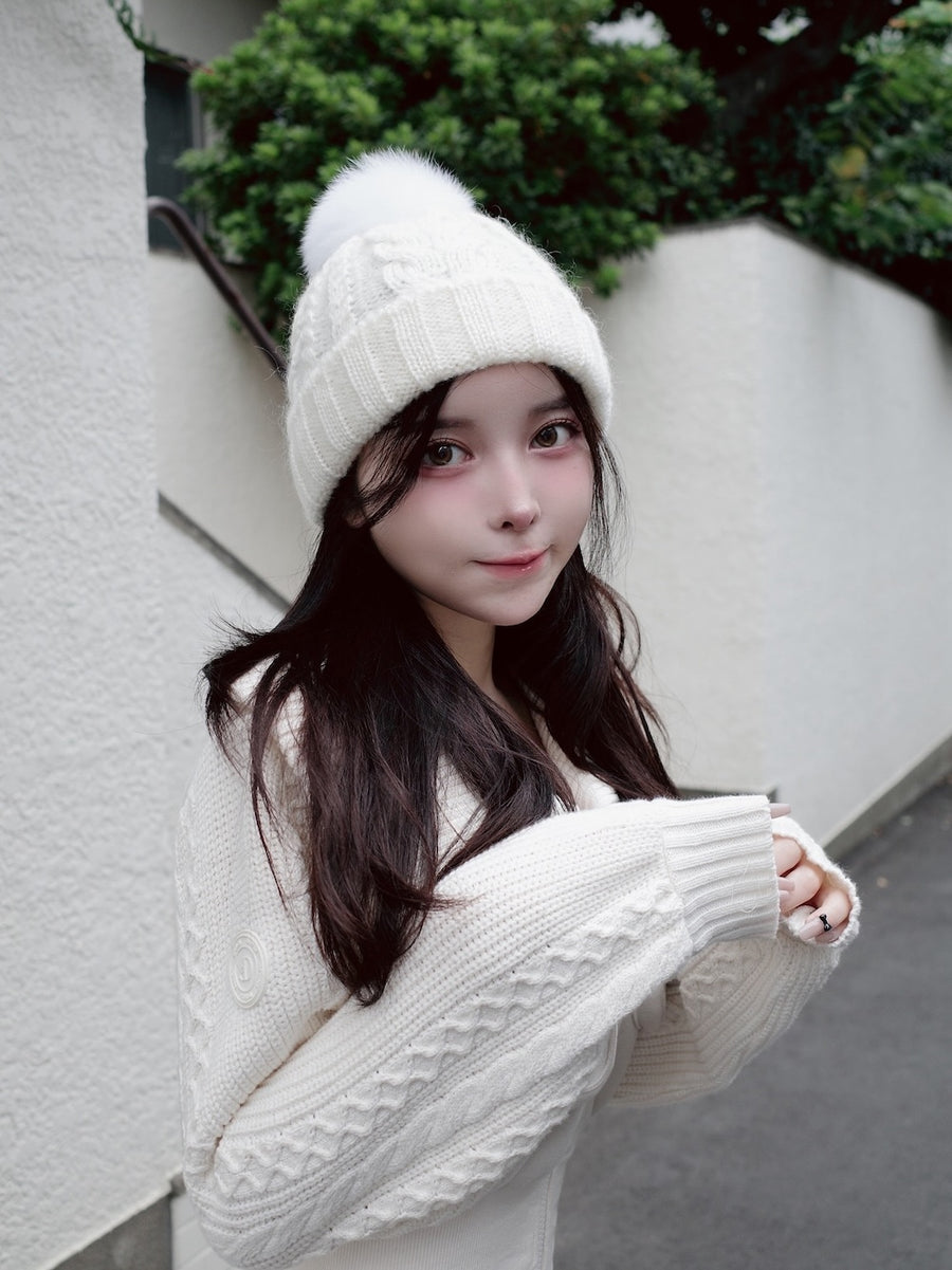 モデル:160cm(着用サイズ:FREE 着用カラー:IVO)