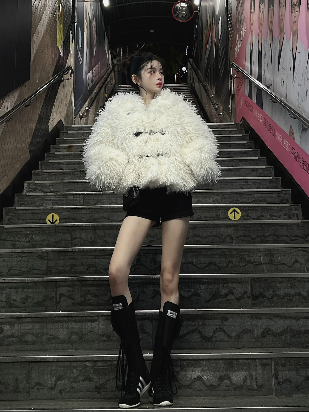 モデル:160cm(着用サイズ:FREE 着用カラー:IVO)