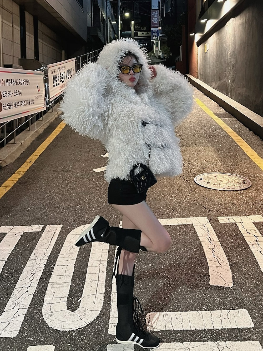 モデル:160cm(着用サイズ:FREE 着用カラー:IVO)